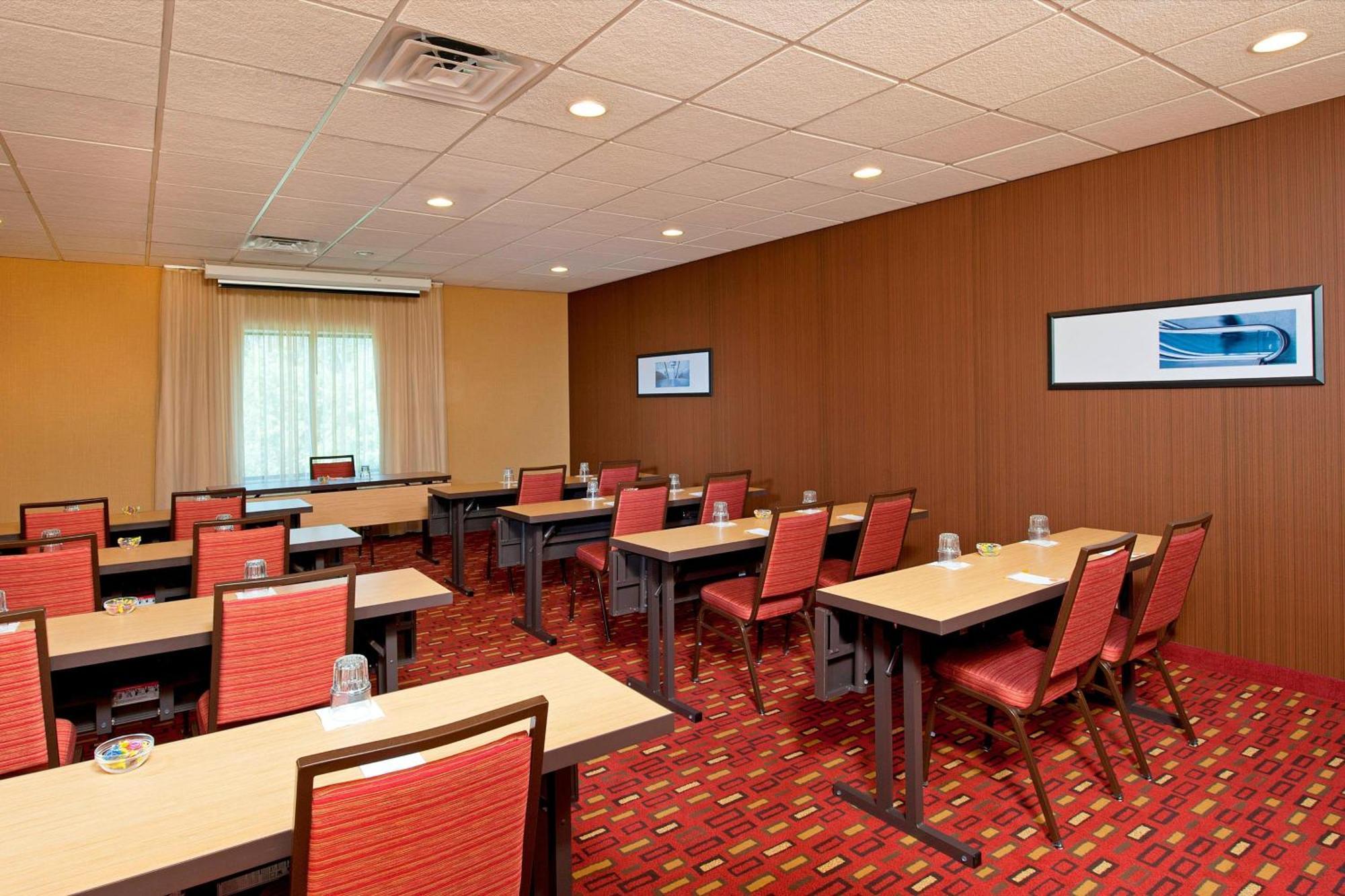 Courtyard Chicago Elmhurst/Oakbrook Area Ngoại thất bức ảnh